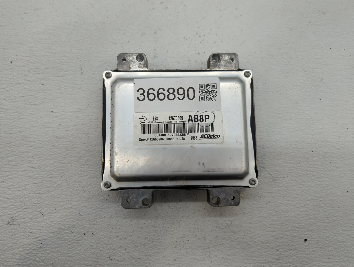 2017-2018 Chevrolet Sonic PCM Engine Control Computer ECU ECM PCU OEM P/N:12697793 12706635, 12679097 Fits Fits 2017 2018 20