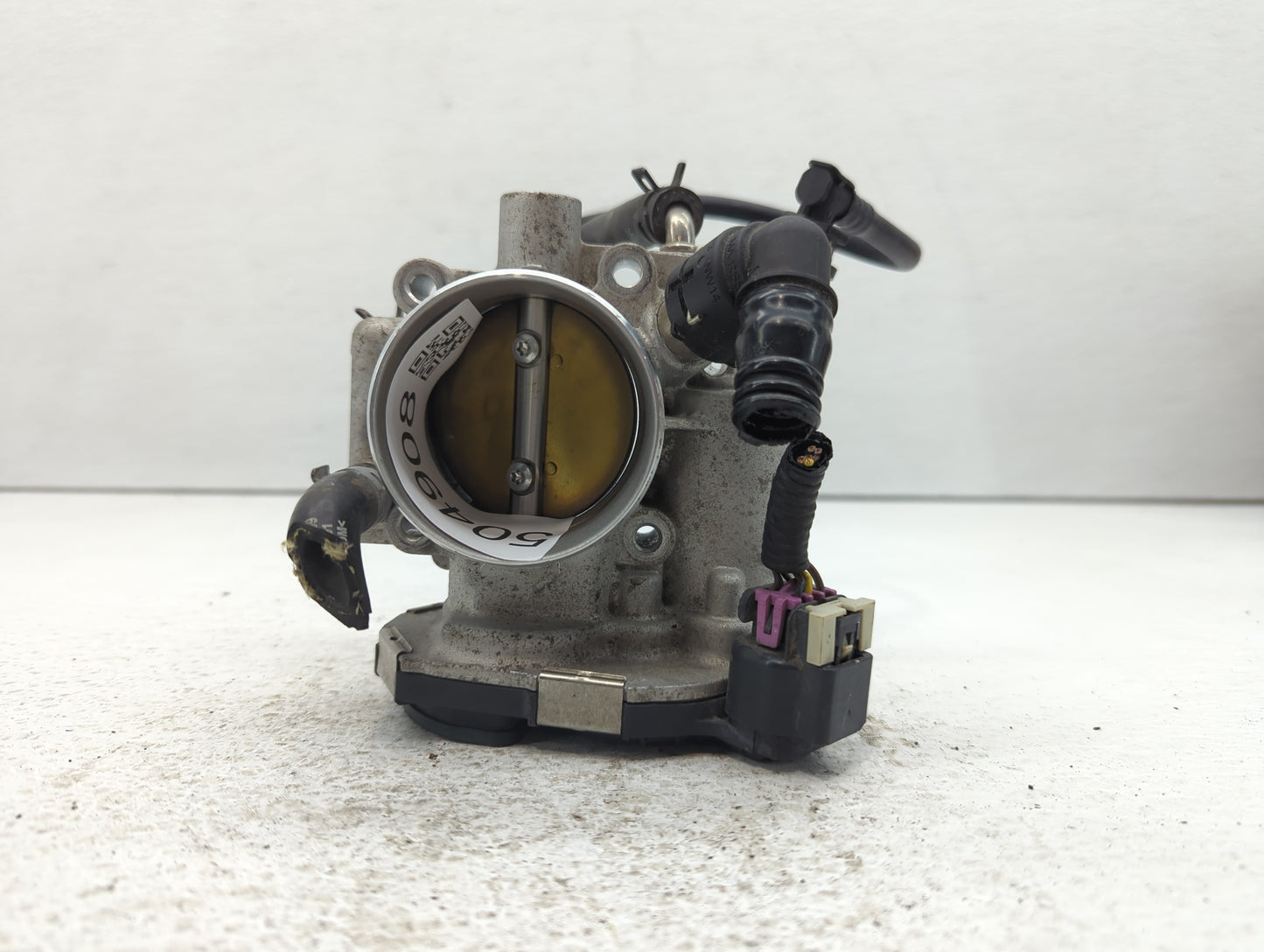 2012-2018 Chevrolet Sonic Throttle Body P/N:55 577 375 Fits Fits 2009 2010 2011 2012 2013 2014 2015 2016 2017 2018 OEM Used 