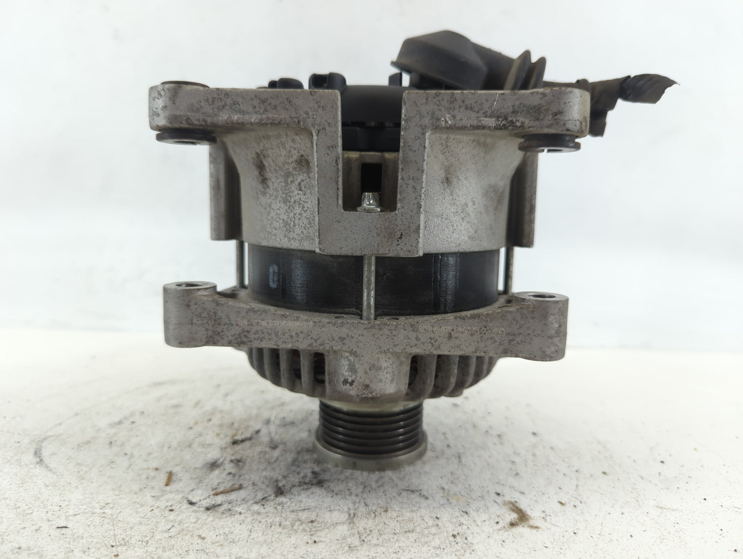 2012-2018 Chevrolet Sonic Alternator Replacement Generator Charging Assembly Engine OEM P/N:13595628 Fits OEM Used Auto Part