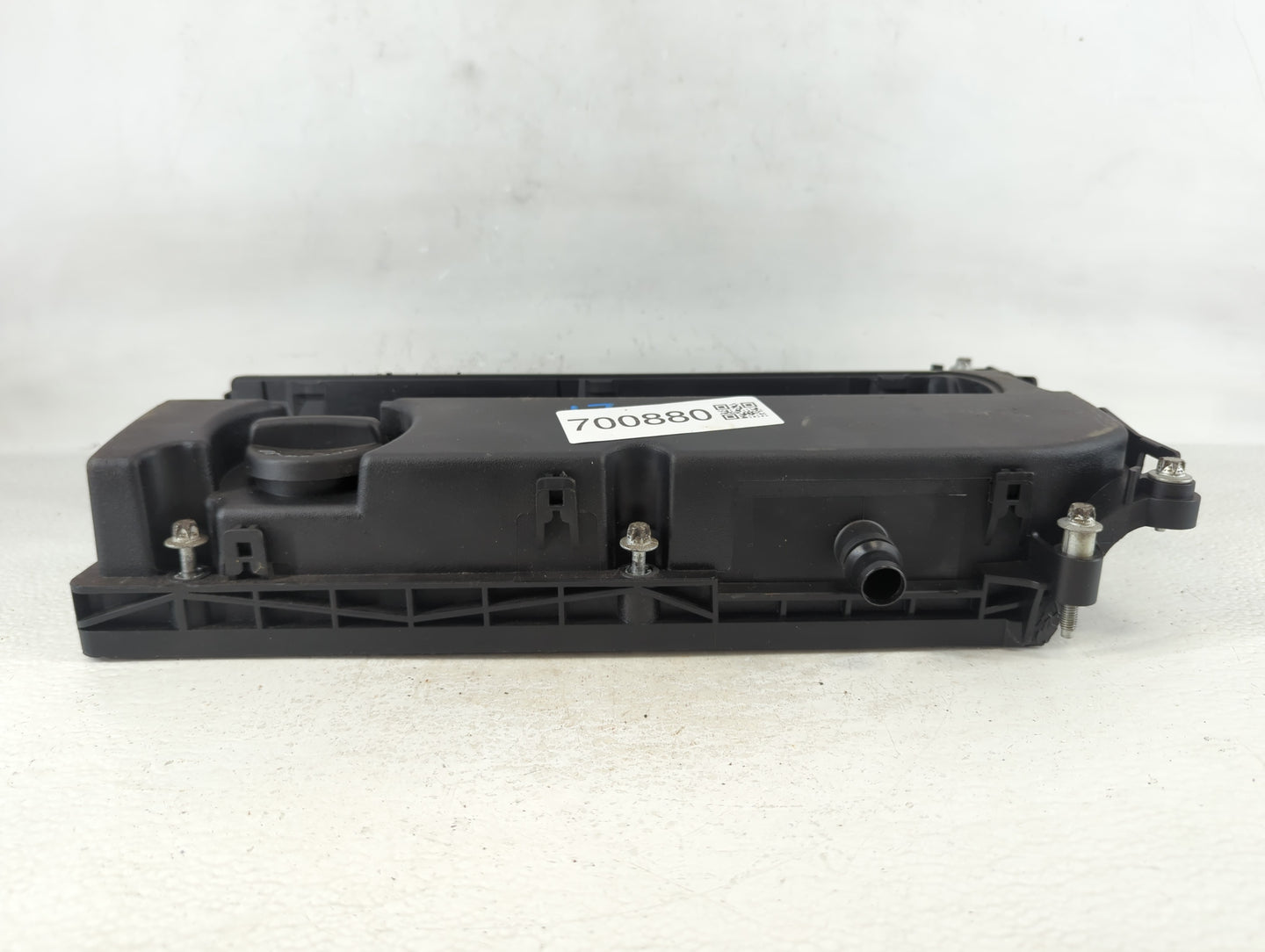 2017 Chevrolet Sonic Driver Left Cylinder Head Valve Cover P/N:55854237 Fits OEM Used Auto Parts - Oemusedautoparts1.com