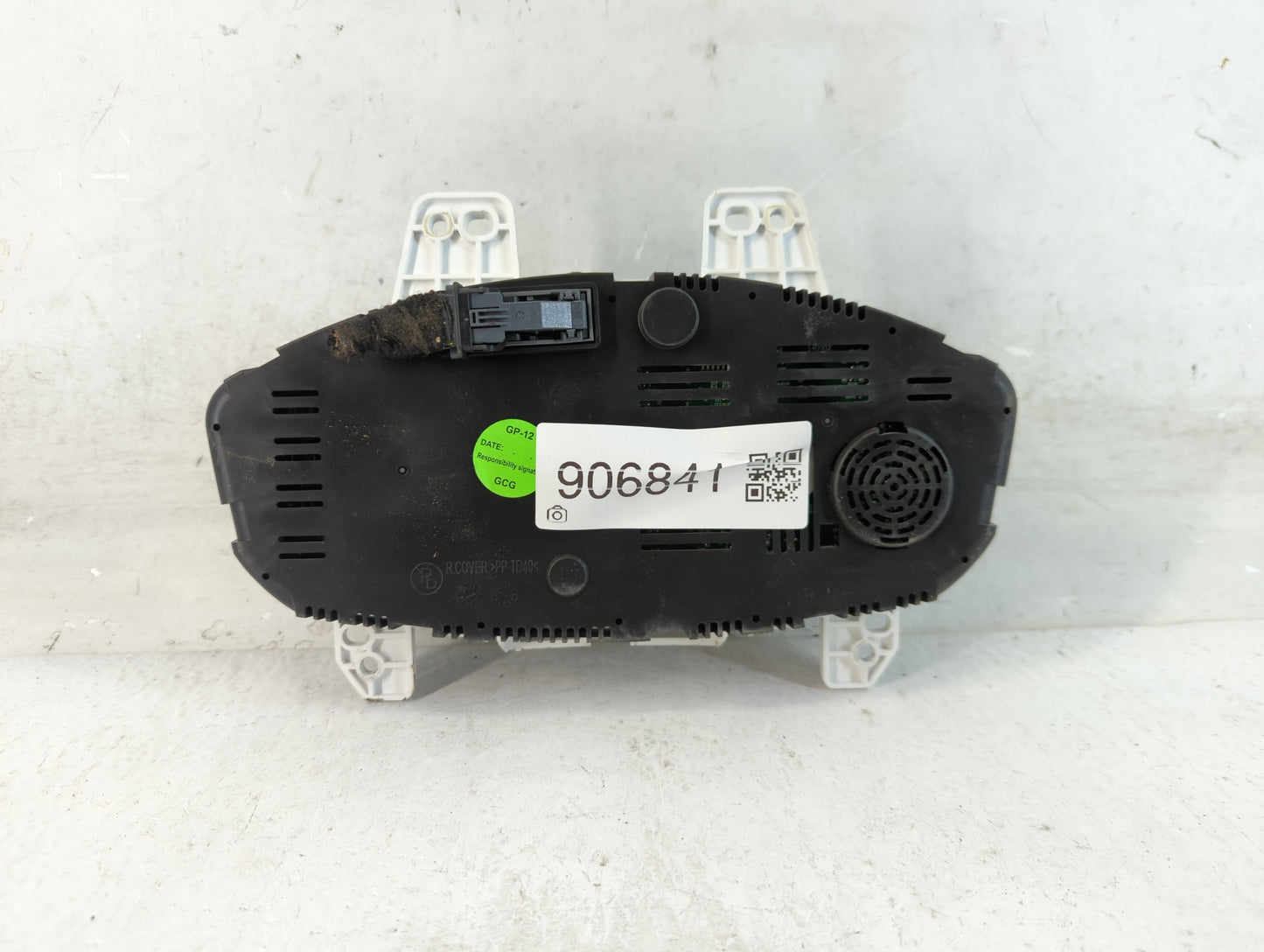 2017-2019 Chevrolet Sonic Instrument Cluster Speedometer Gauges P/N:42527220 Fits Fits 2017 2018 2019 OEM Used Auto Parts - 