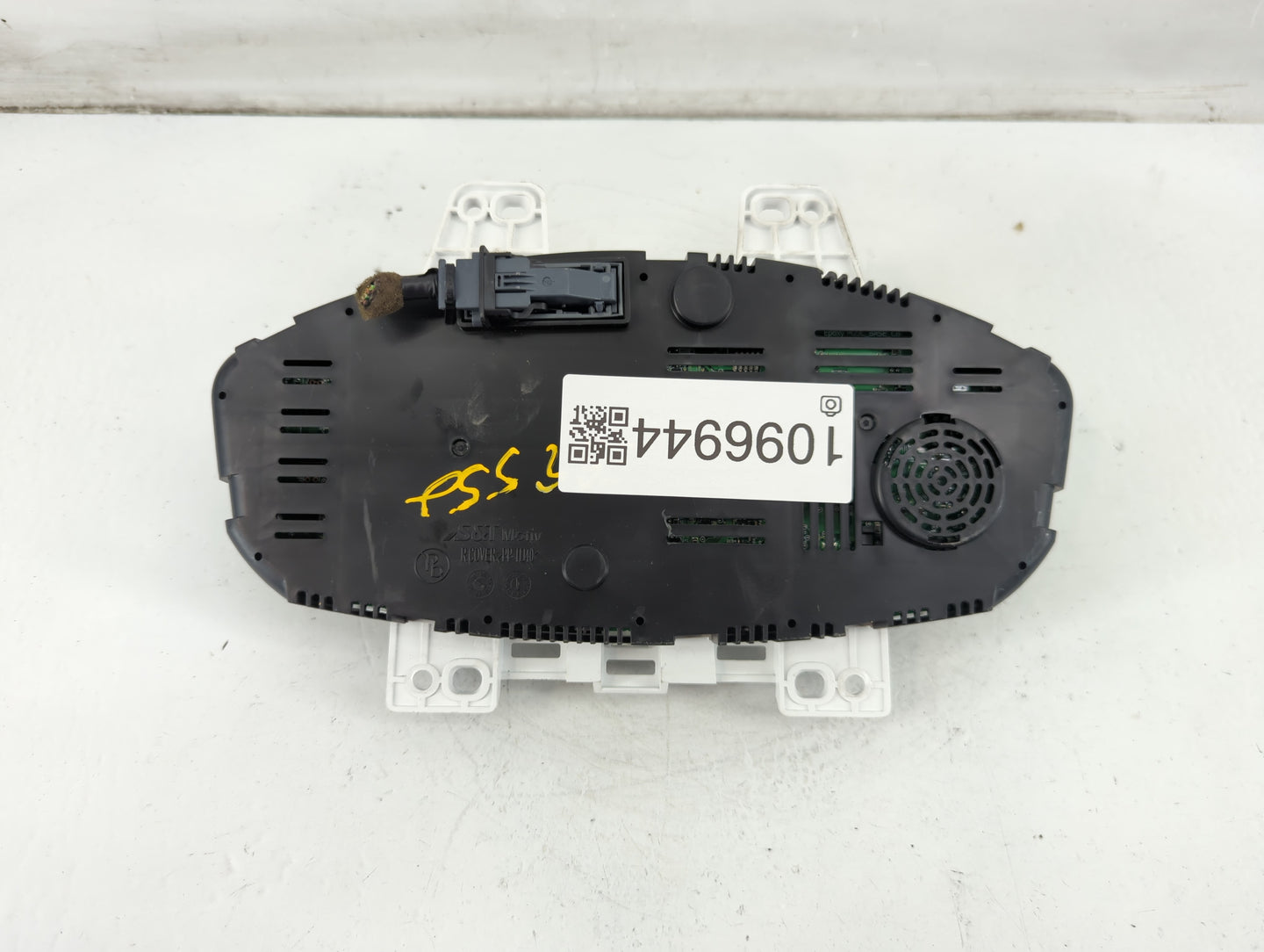 2016-2018 Chevrolet Spark Instrument Cluster Speedometer Gauges P/N:42418602 Fits Fits 2016 2017 2018 OEM Used Auto Parts - 