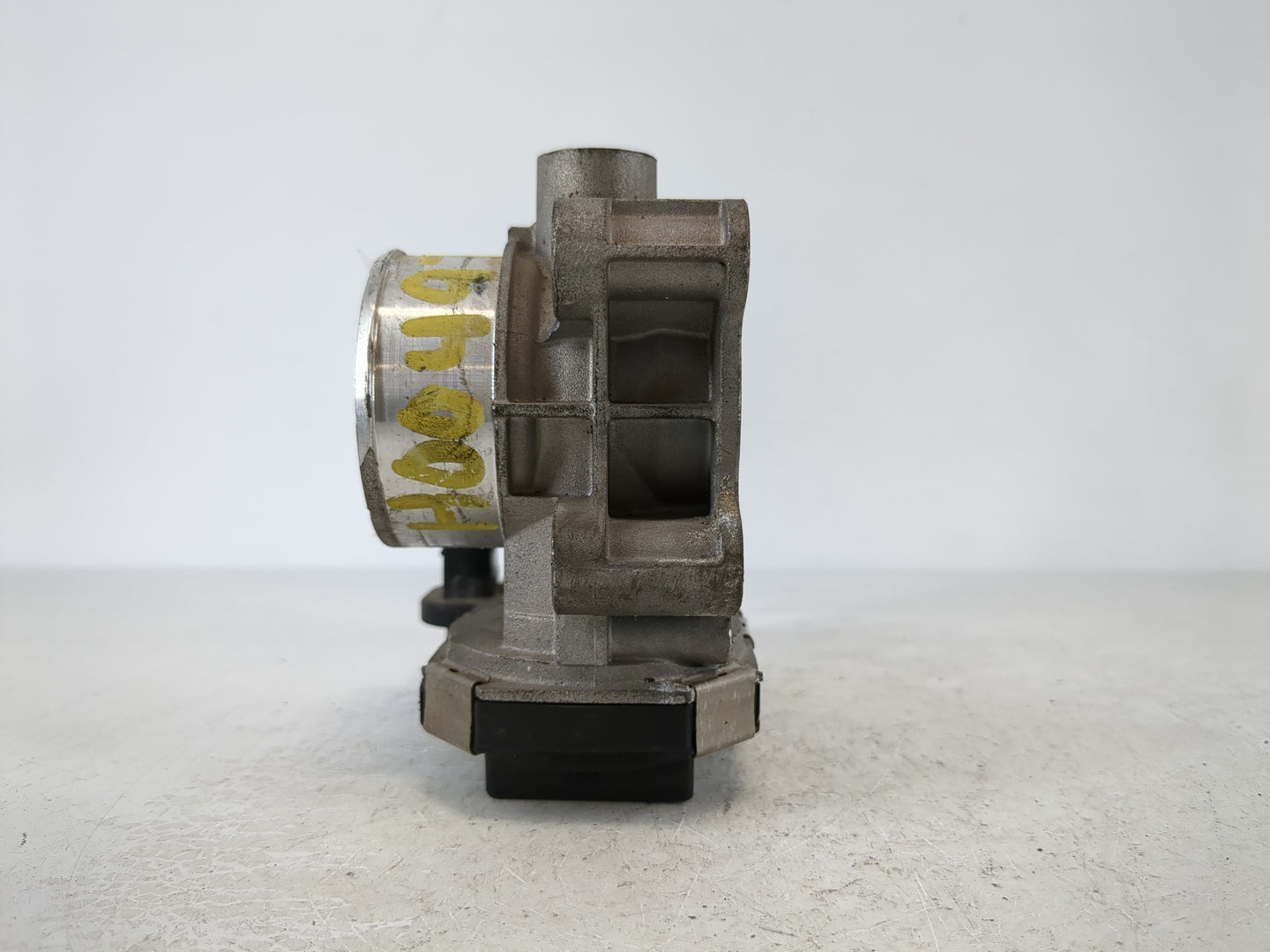 2016-2022 Chevrolet Spark Throttle Body P/N:12673014 Fits Fits 2016 2017 2018 2019 2020 2021 2022 OEM Used Auto Parts - Oemu