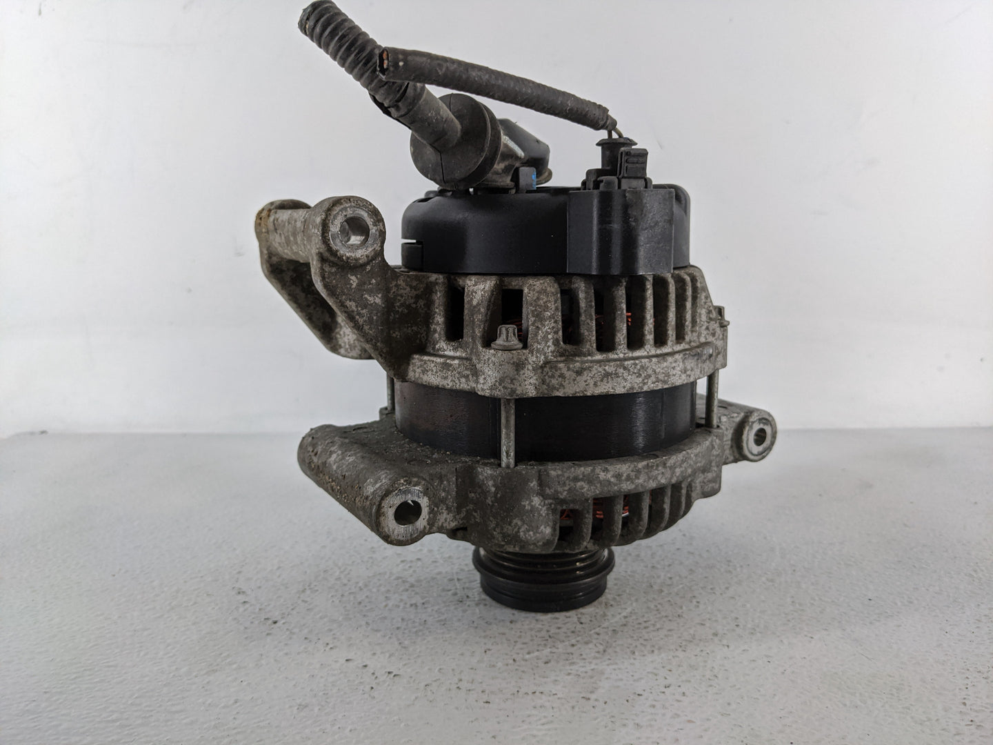 2016-2022 Chevrolet Spark Alternator Replacement Generator Charging Assembly Engine OEM P/N:4248282 Fits OEM Used Auto Parts