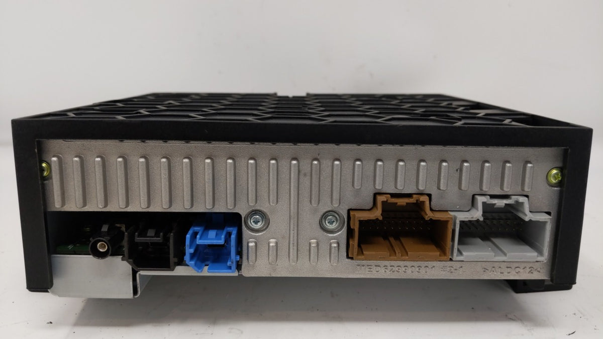2017 Chevrolet Spark Radio AM FM Cd Player Receiver Replacement P/N:42518059 Fits 2018 2019 OEM Used Auto Parts - Oemusedaut