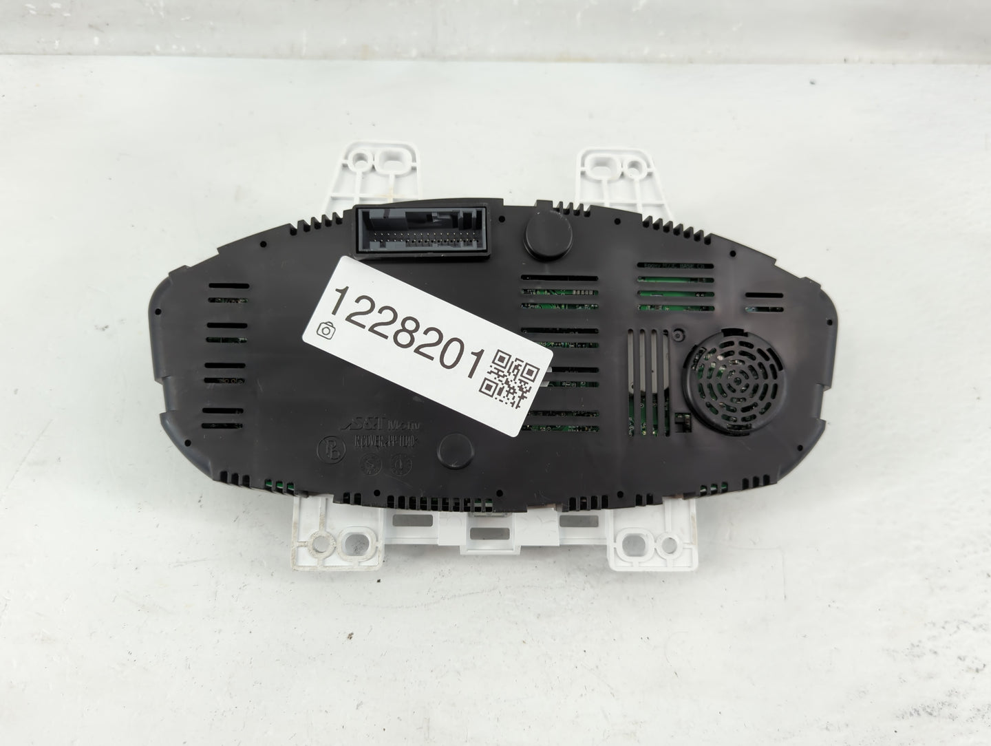 2016-2018 Chevrolet Spark Instrument Cluster Speedometer Gauges P/N:688437714 42418602 Fits Fits 2016 2017 2018 OEM Used Aut