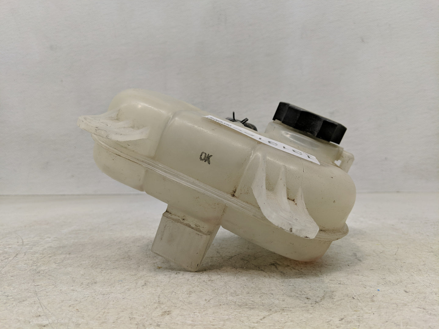 2016 Chevrolet Spark Radiator Coolant Overflow Expansion Tank Bottle 1313120 - Oemusedautoparts1.com