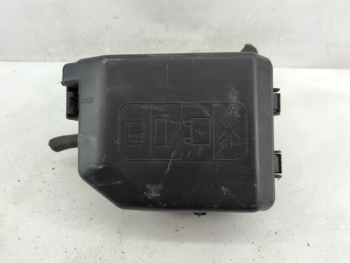 2017-2019 Chevrolet Spark Fusebox Fuse Box Panel Relay Module Fits Fits 2017 2018 2019 OEM Used Auto Parts - Oemusedautopart