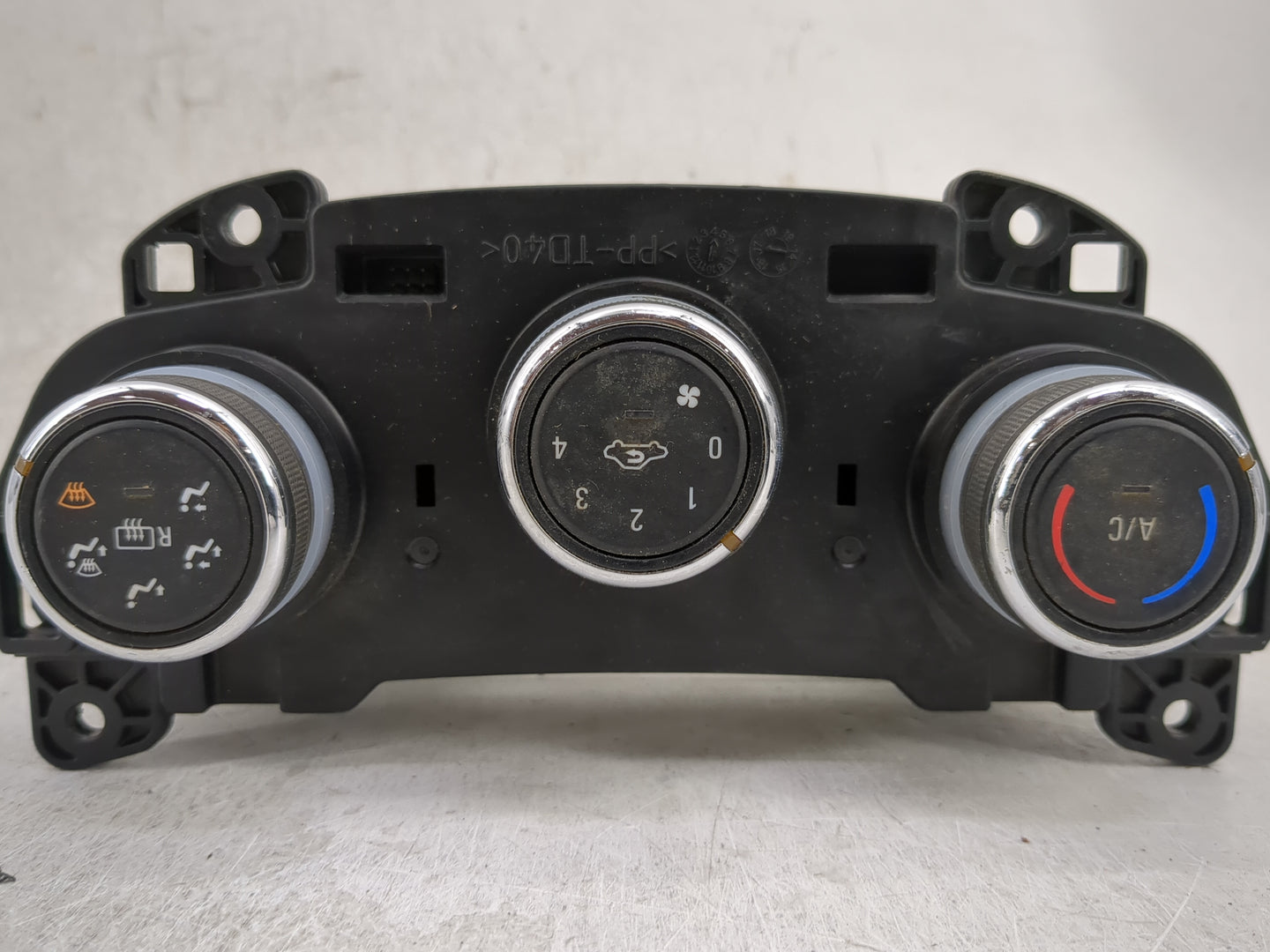 2017-2018 Chevrolet Spark Climate Control Module Temperature AC/Heater Replacement P/N:42614205 Fits Fits 2017 2018 OEM Used