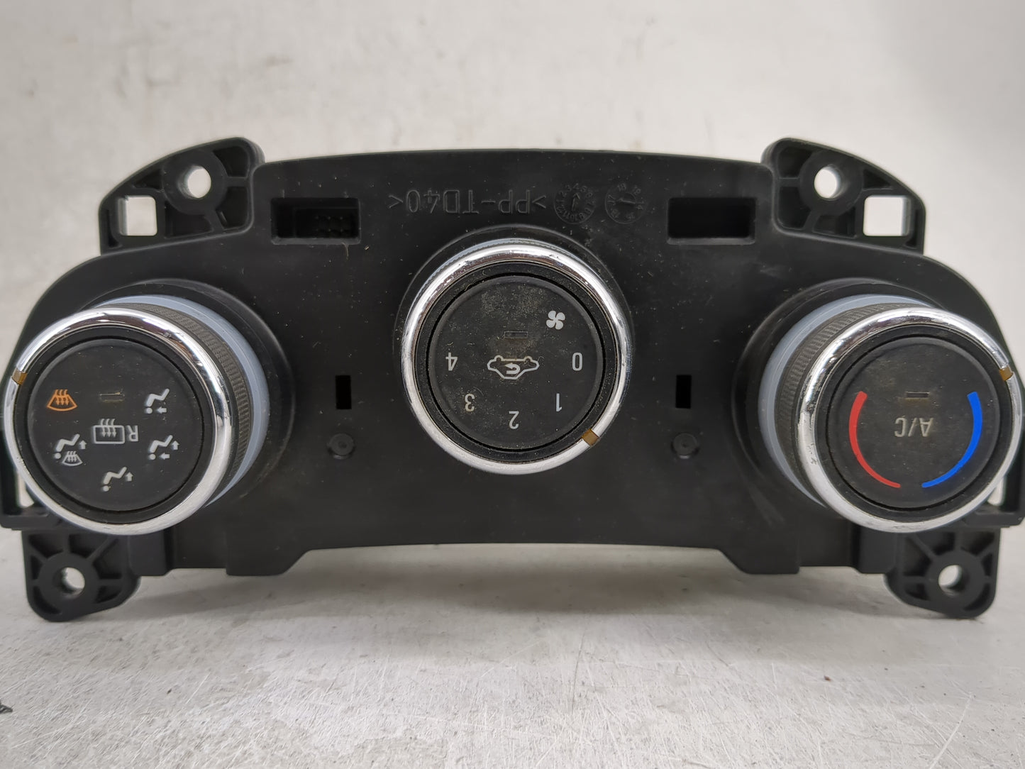 2017-2018 Chevrolet Spark Climate Control Module Temperature AC/Heater Replacement P/N:42614205 Fits Fits 2017 2018 OEM Used