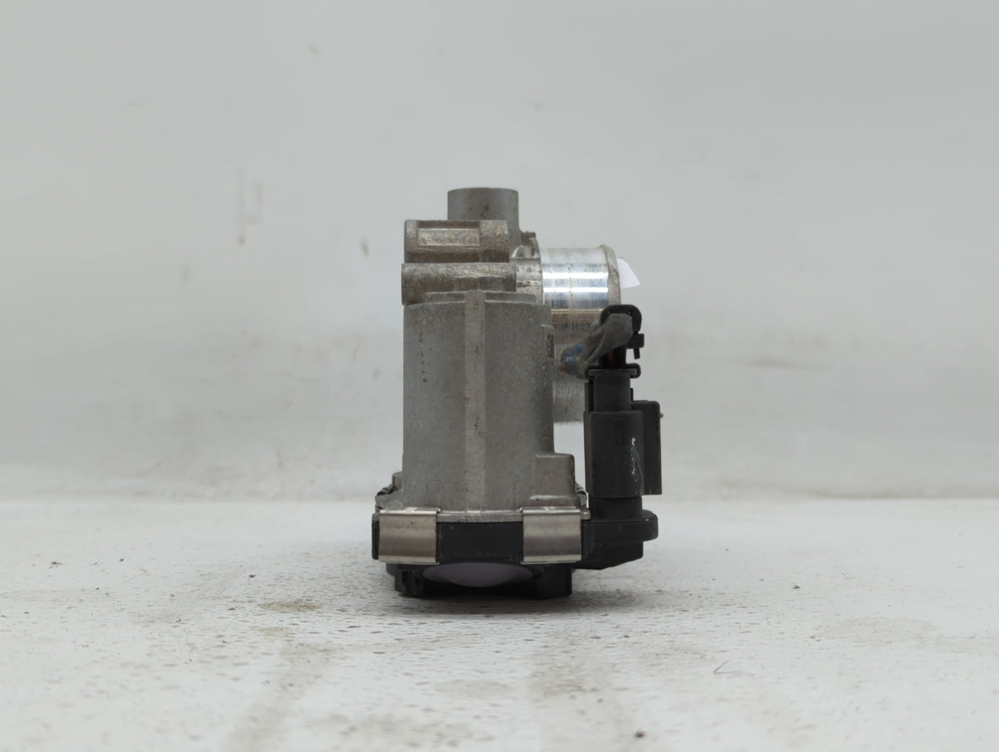 2016-2018 Chevrolet Spark Throttle Body P/N:12673014 Fits Fits 2016 2017 2018 OEM Used Auto Parts - Oemusedautoparts1.com