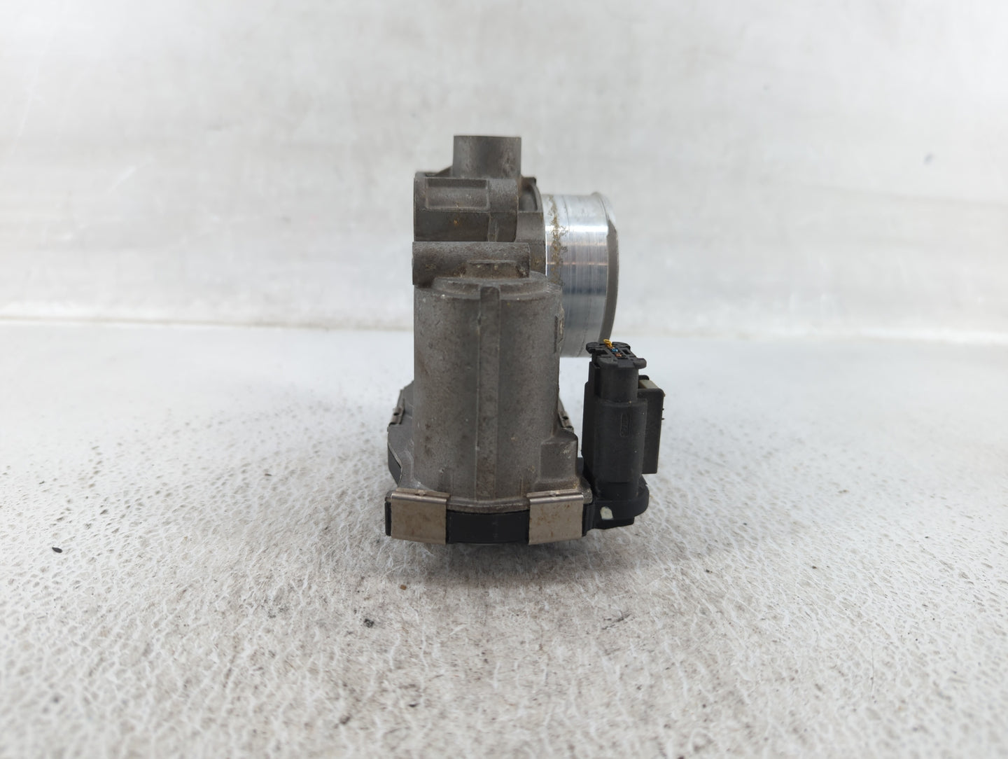 2016-2022 Chevrolet Spark Throttle Body P/N:12673014 Fits Fits 2016 2017 2018 2019 2020 2021 2022 OEM Used Auto Parts - Oemu
