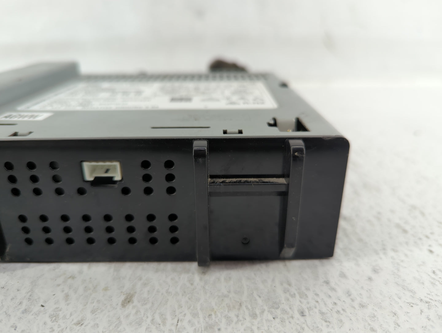 2017-2017 Chevrolet Spark Am Fm Cd Player Radio Receiver - Oemusedautoparts1.com