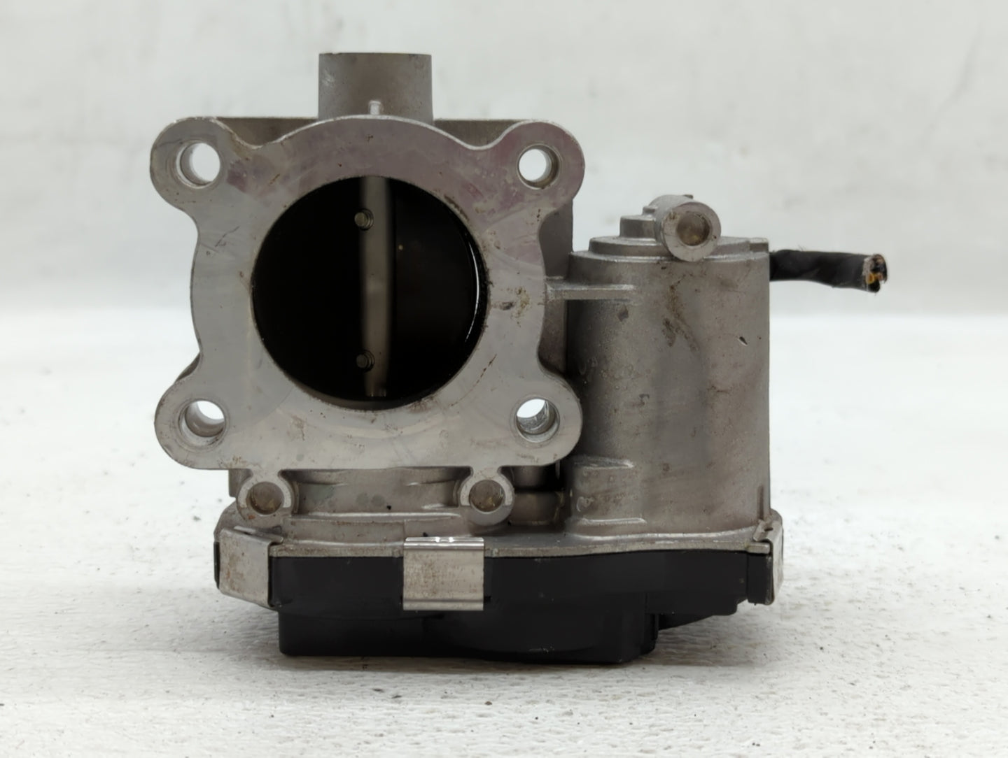 2016-2022 Chevrolet Spark Throttle Body P/N:12673014 Fits Fits 2016 2017 2018 2019 2020 2021 2022 OEM Used Auto Parts - Oemu