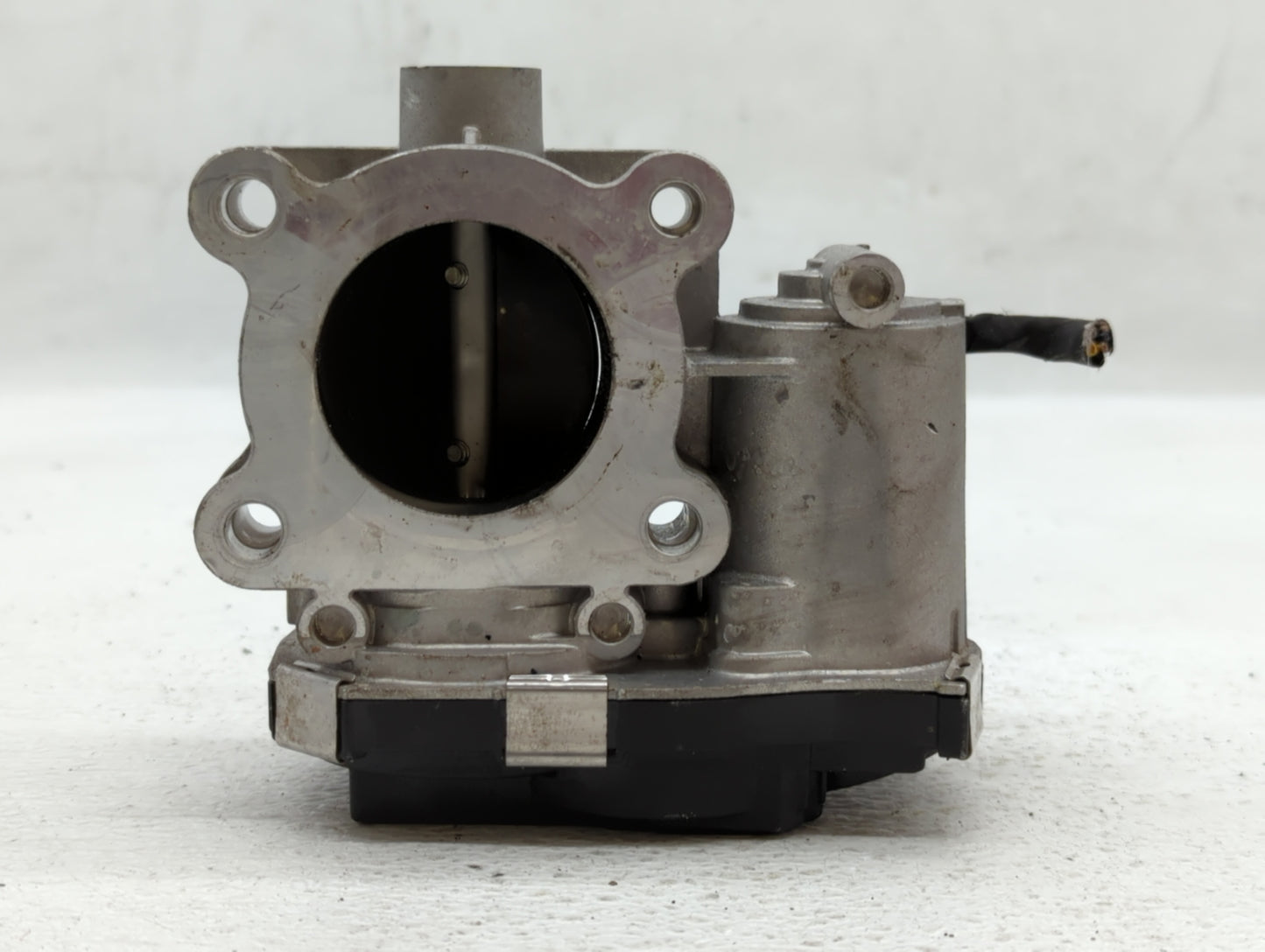 2016-2022 Chevrolet Spark Throttle Body P/N:12673014 Fits Fits 2016 2017 2018 2019 2020 2021 2022 OEM Used Auto Parts - Oemu