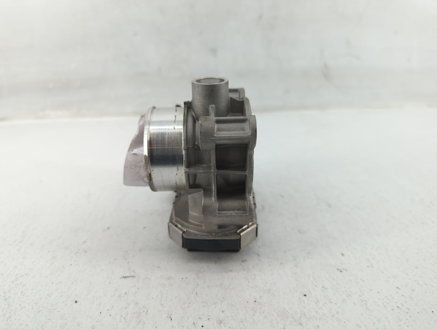 2016-2022 Chevrolet Spark Throttle Body P/N:12673014 Fits Fits 2016 2017 2018 2019 2020 2021 2022 OEM Used Auto Parts - Oemu