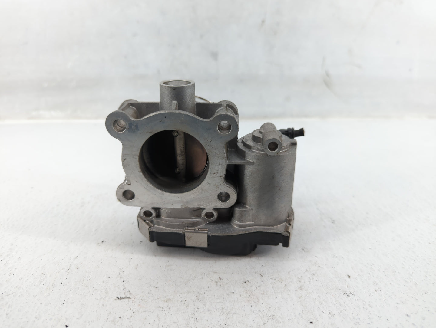 2016-2022 Chevrolet Spark Throttle Body P/N:12673014 Fits Fits 2016 2017 2018 2019 2020 2021 2022 OEM Used Auto Parts - Oemu