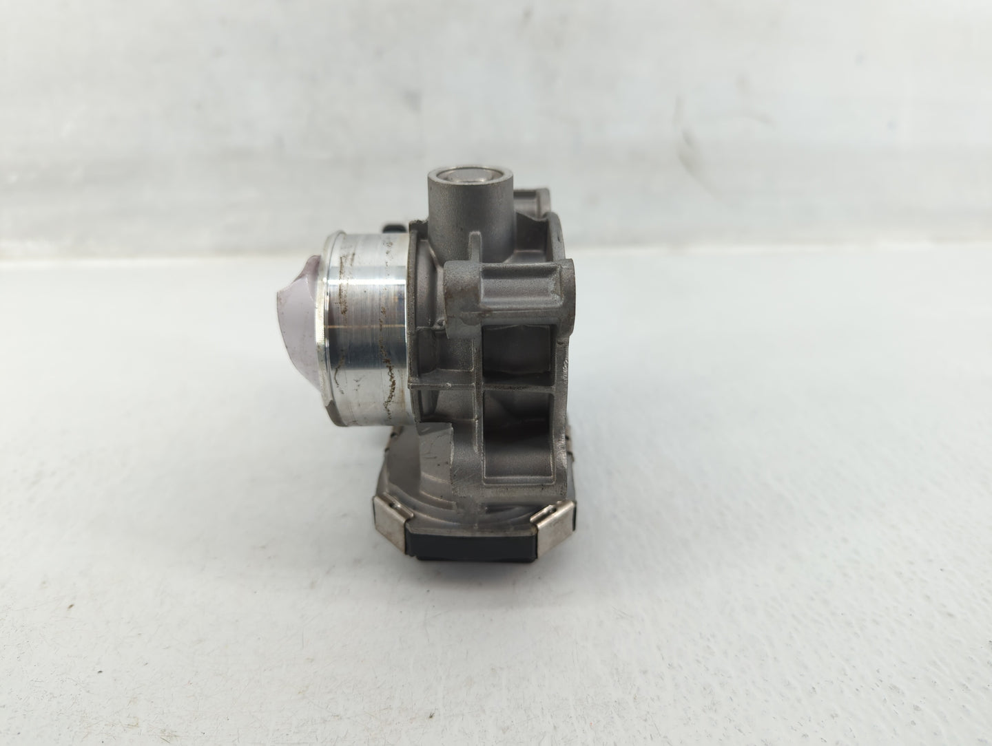 2016-2022 Chevrolet Spark Throttle Body P/N:12673014 Fits Fits 2016 2017 2018 2019 2020 2021 2022 OEM Used Auto Parts - Oemu