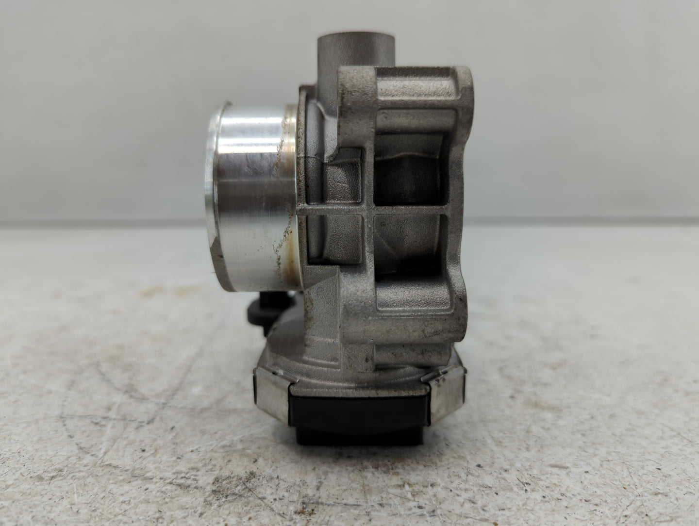 2016-2022 Chevrolet Spark Throttle Body P/N:12673014 Fits Fits 2016 2017 2018 2019 2020 2021 2022 OEM Used Auto Parts - Oemu