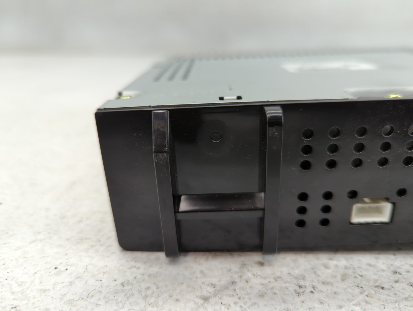 2017 Chevrolet Spark Radio AM FM Cd Player Receiver Replacement P/N:42518059 Fits Fits 2018 2019 OEM Used Auto Parts - Oemus