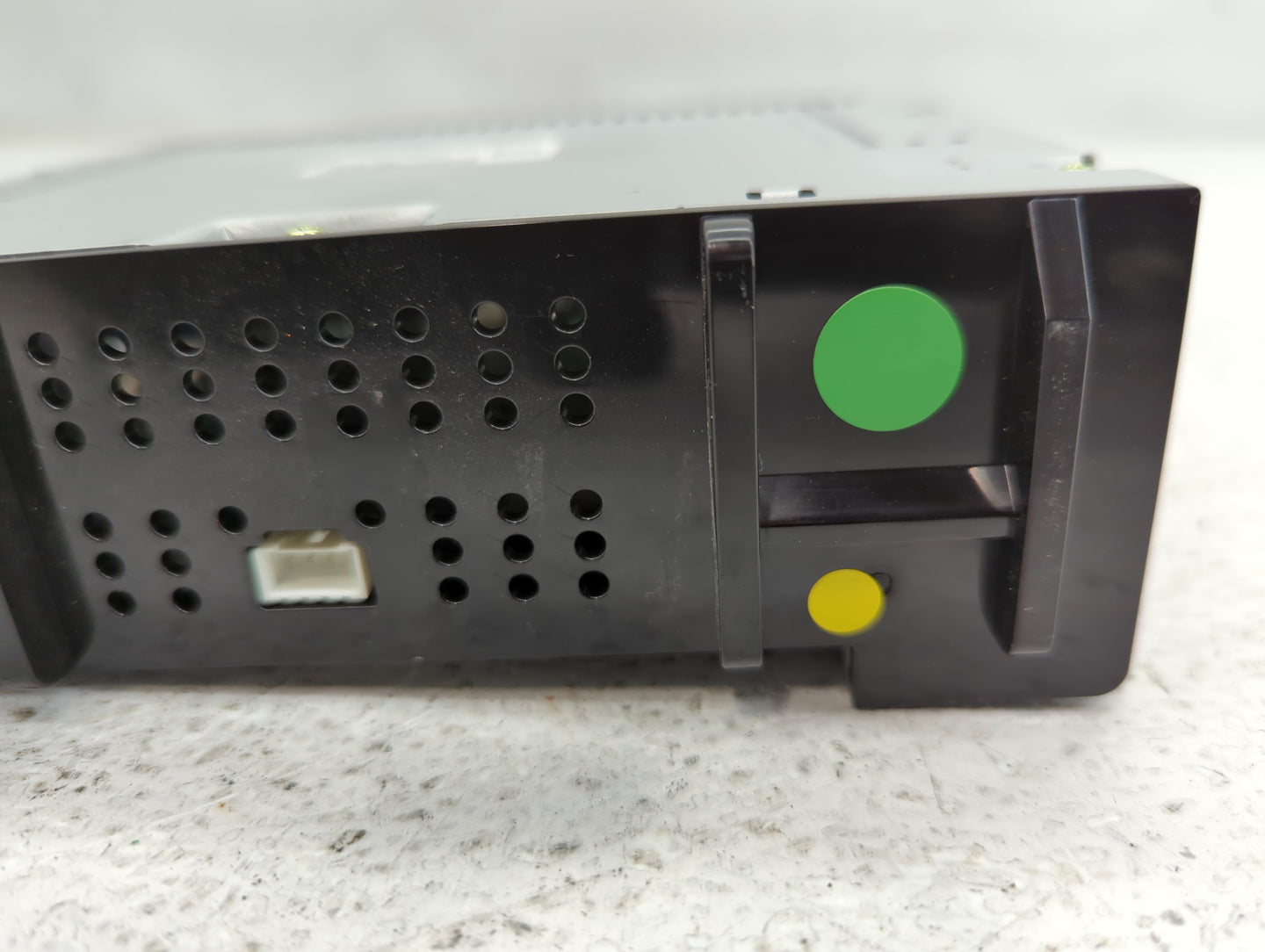 2017 Chevrolet Spark Radio AM FM Cd Player Receiver Replacement P/N:42518059 Fits Fits 2018 2019 OEM Used Auto Parts - Oemus