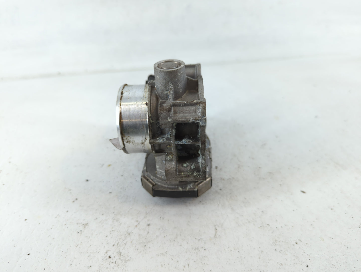 2016-2022 Chevrolet Spark Throttle Body P/N:12673014 Fits Fits 2016 2017 2018 2019 2020 2021 2022 OEM Used Auto Parts - Oemu