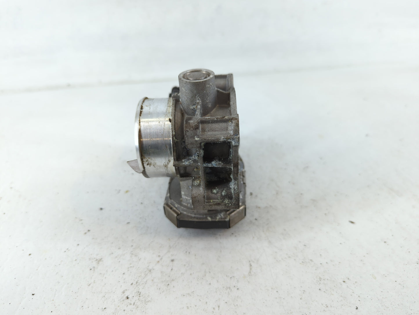 2016-2022 Chevrolet Spark Throttle Body P/N:12673014 Fits Fits 2016 2017 2018 2019 2020 2021 2022 OEM Used Auto Parts - Oemu