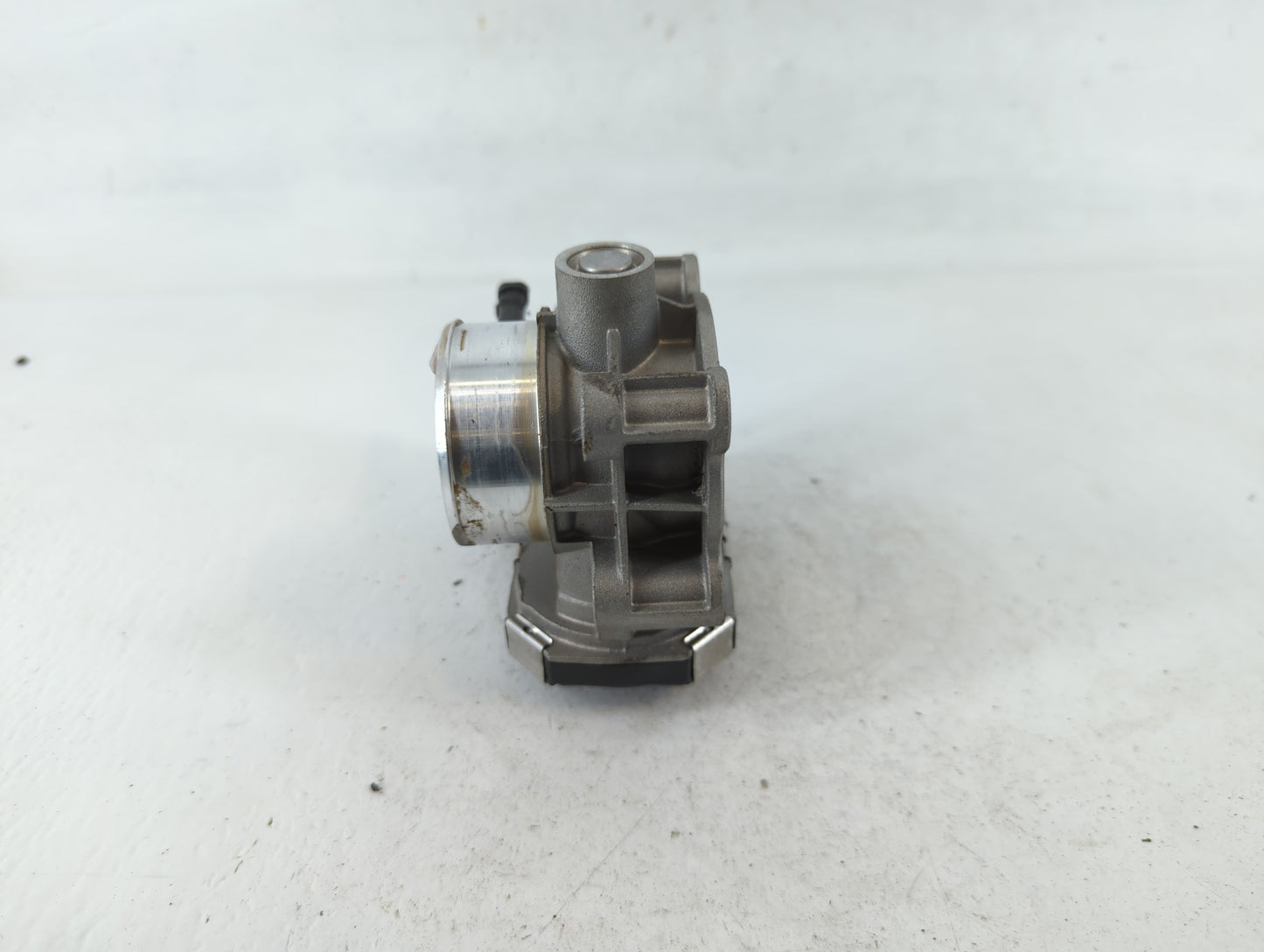 2016-2022 Chevrolet Spark Throttle Body P/N:12673014 Fits Fits 2016 2017 2018 2019 2020 2021 2022 OEM Used Auto Parts - Oemu