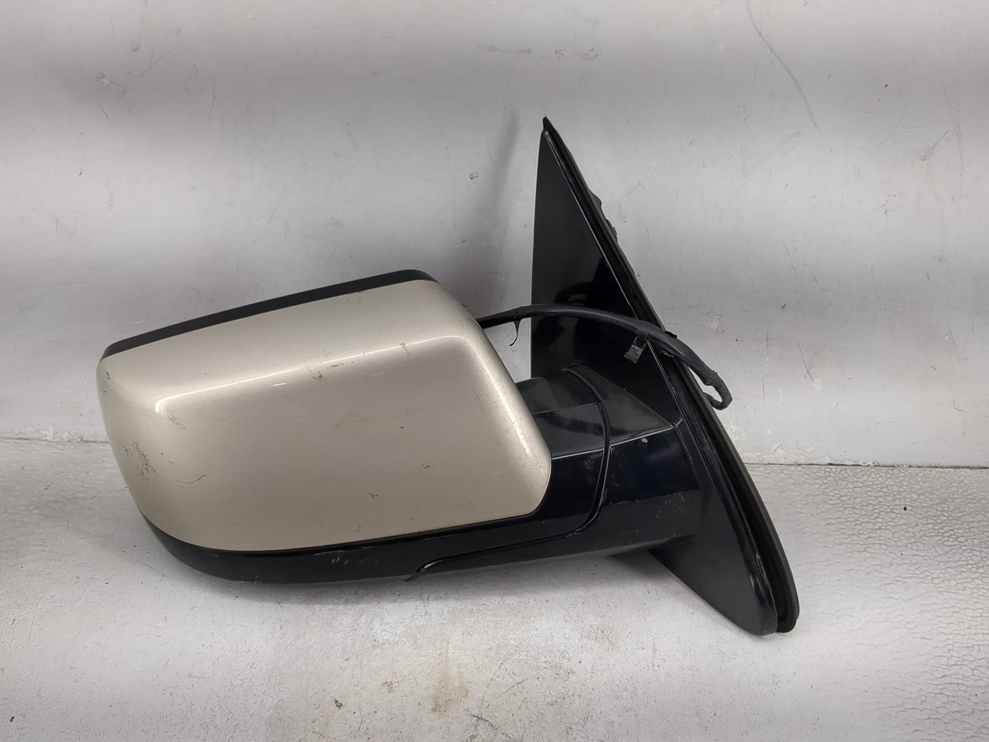 2017 Chevrolet Suburban Passenger Side View Mirror - Right Door Mirror OEM Used - Oemusedautoparts1.com
