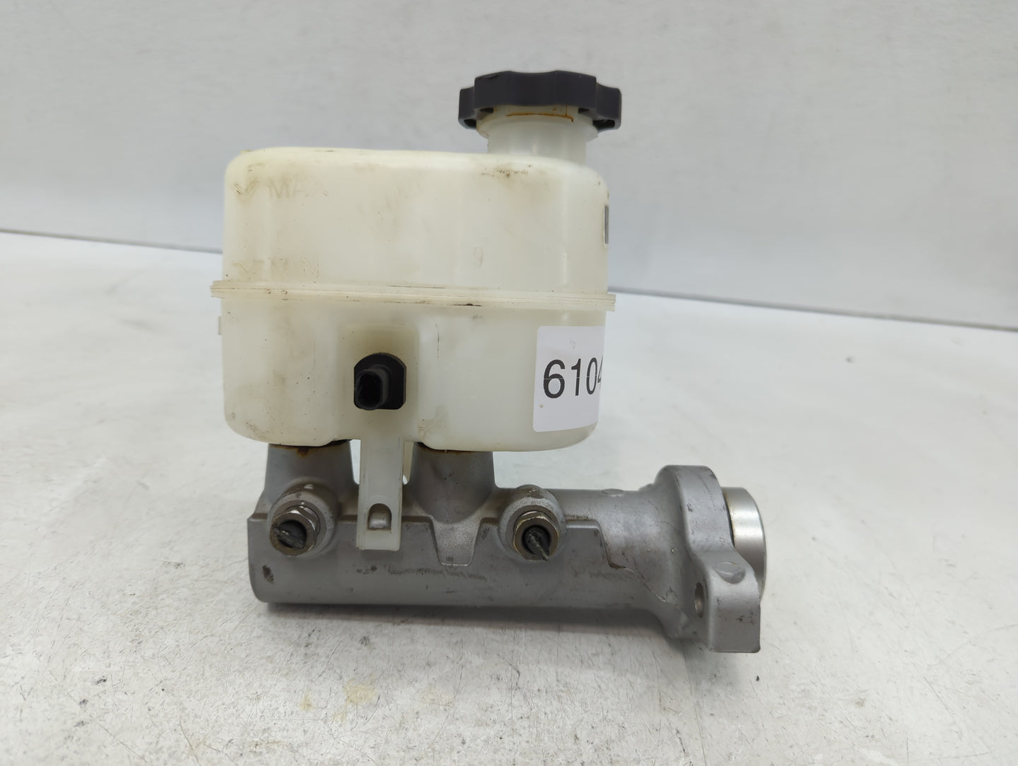 Chevrolet Suburban Brake Master Cylinder - Oemusedautoparts1.com