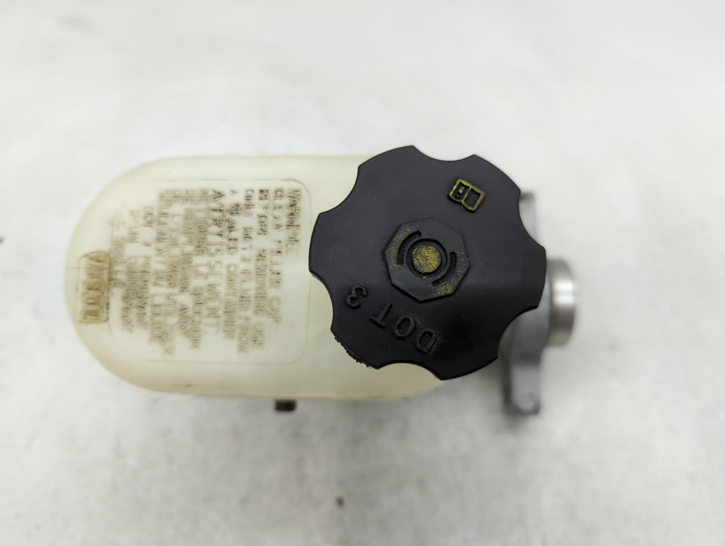 Chevrolet Suburban Brake Master Cylinder - Oemusedautoparts1.com