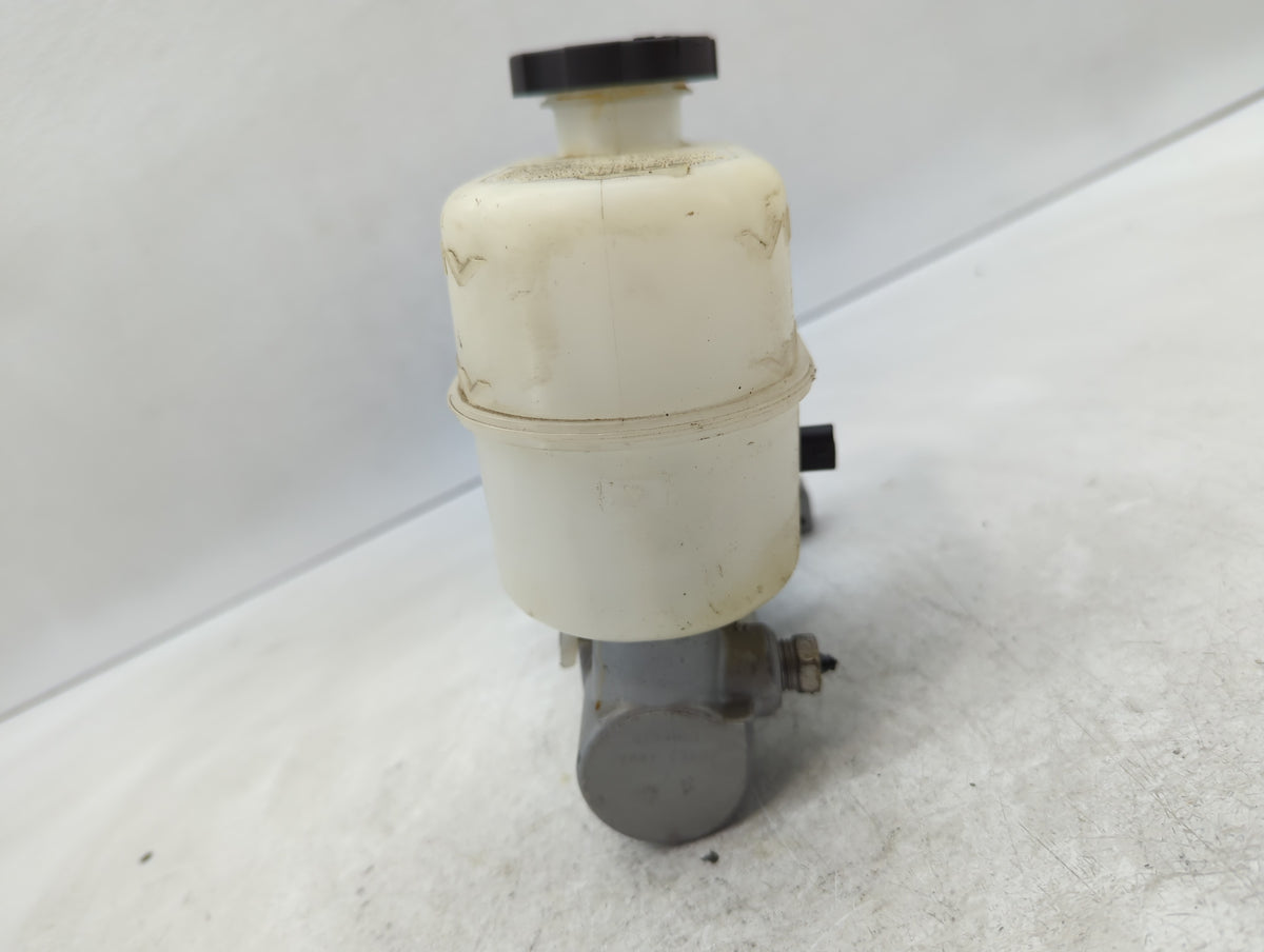 Chevrolet Suburban Brake Master Cylinder - Oemusedautoparts1.com