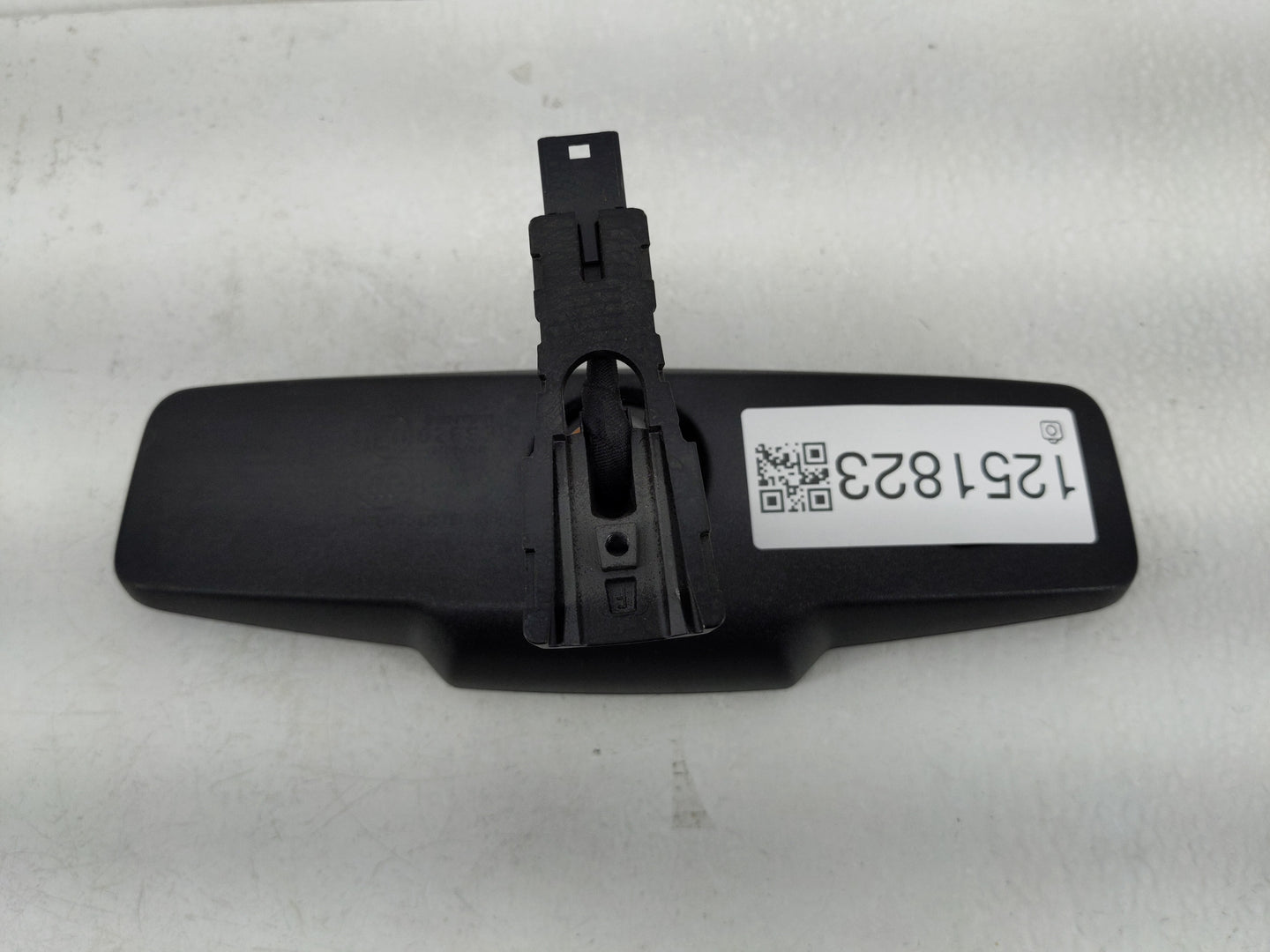 2017 Chevrolet Suburban 1500 Interior Rear View Mirror Replacement OEM P/N:E11026538 Fits OEM Used Auto Parts - Oemusedautop