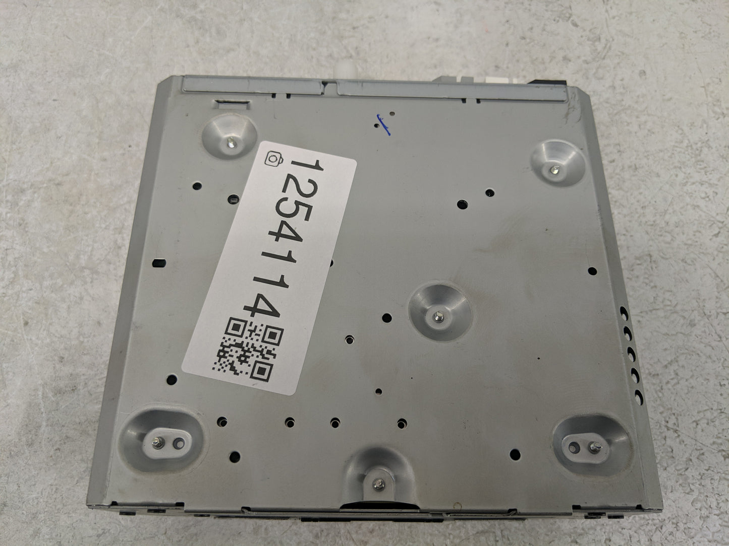 2017 Chevrolet Suburban 1500 Radio AM FM Cd Player Receiver Replacement Fits Fits 2015 2016 2018 2019 OEM Used Auto Parts - 