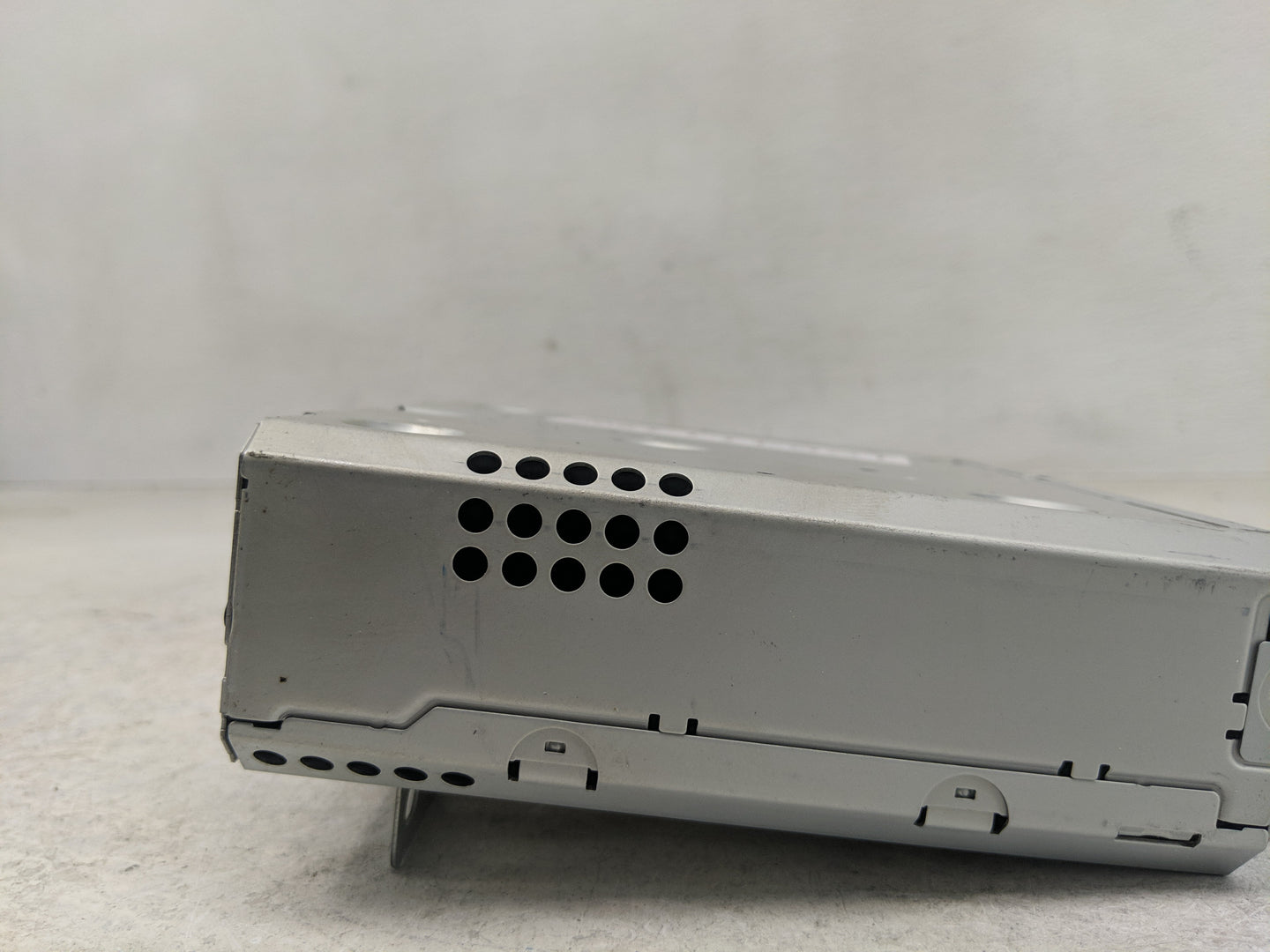 2017 Chevrolet Suburban 1500 Radio AM FM Cd Player Receiver Replacement Fits Fits 2015 2016 2018 2019 OEM Used Auto Parts - 