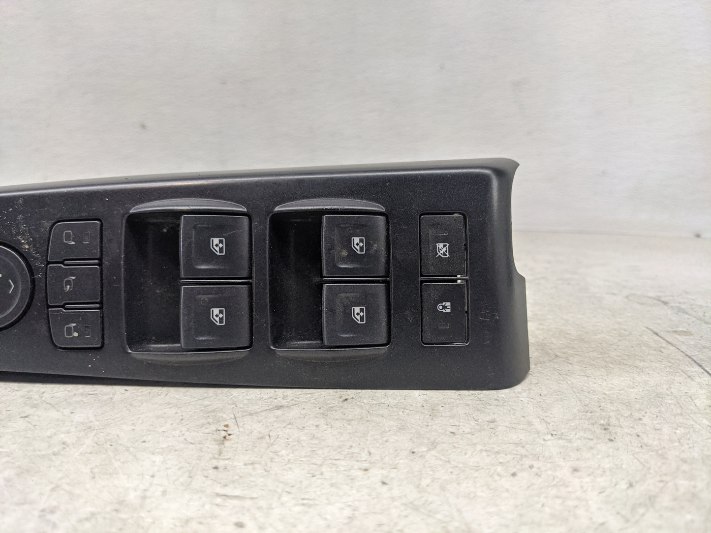 2017 Chevrolet Suburban 1500 Master Power Window Switch Replacement Driver Side Left P/N:23488411 Fits OEM Used Auto Parts -