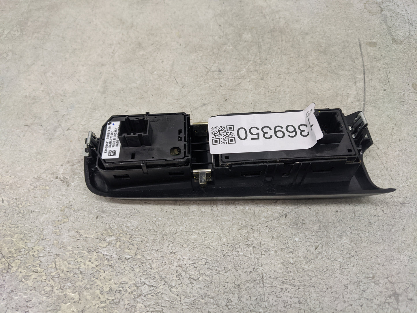 2017 Chevrolet Suburban 1500 Master Power Window Switch Replacement Driver Side Left P/N:23488411 Fits OEM Used Auto Parts -