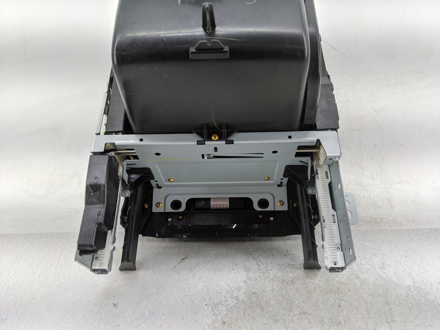 2017 Chevrolet Suburban 1500 Radio AM FM Cd Player Receiver Replacement Fits Fits 2018 2019 2020 OEM Used Auto Parts - Oemus