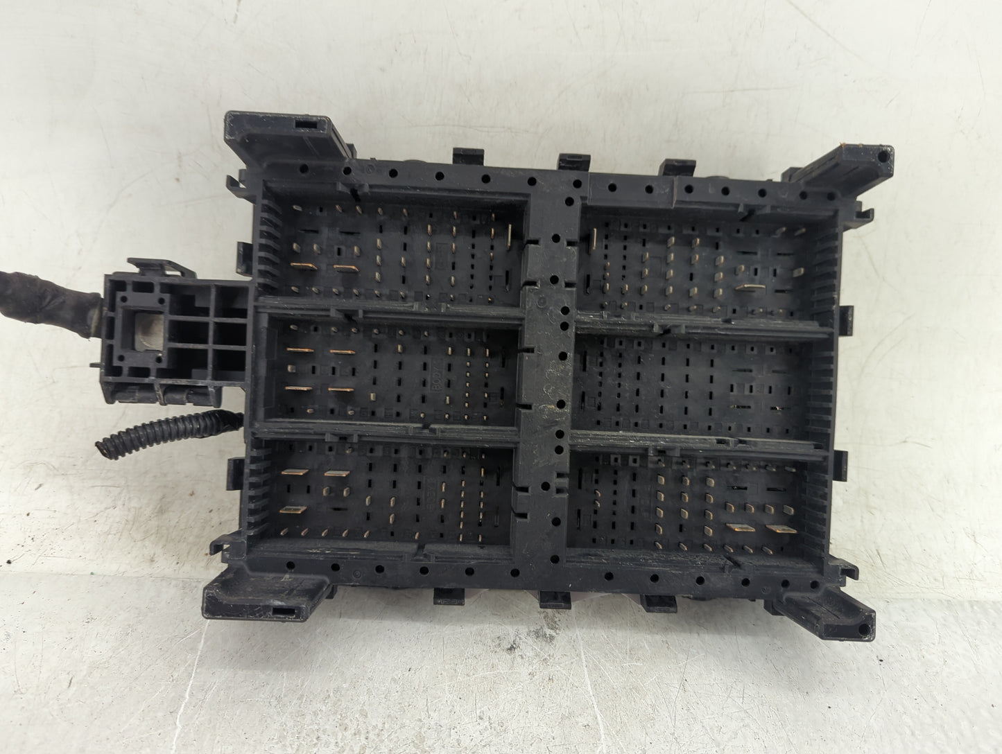 2017 Chevrolet Suburban 1500 Fusebox Fuse Box Panel Relay Module P/N:84114437 86323800603230 Fits Fits 2015 2016 2018 2019 2
