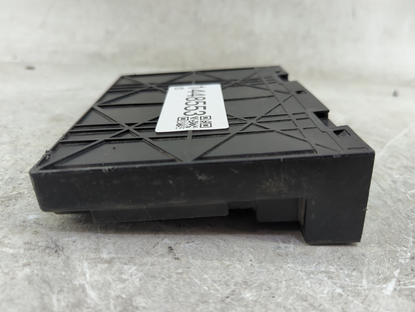 Chevrolet Suburban 1500 Body Control Module Bcm Inner Cabin Fuse Box - Oemusedautoparts1.com