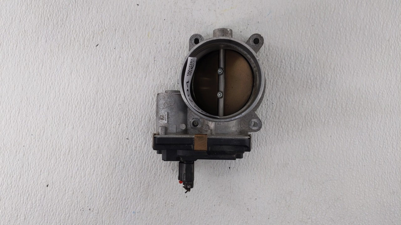 2017 Chevrolet Suburban 1500 Throttle Body P/N:12678224 12617792 Fits Fits 2014 2015 2016 2018 2019 OEM Used Auto Parts - Oe