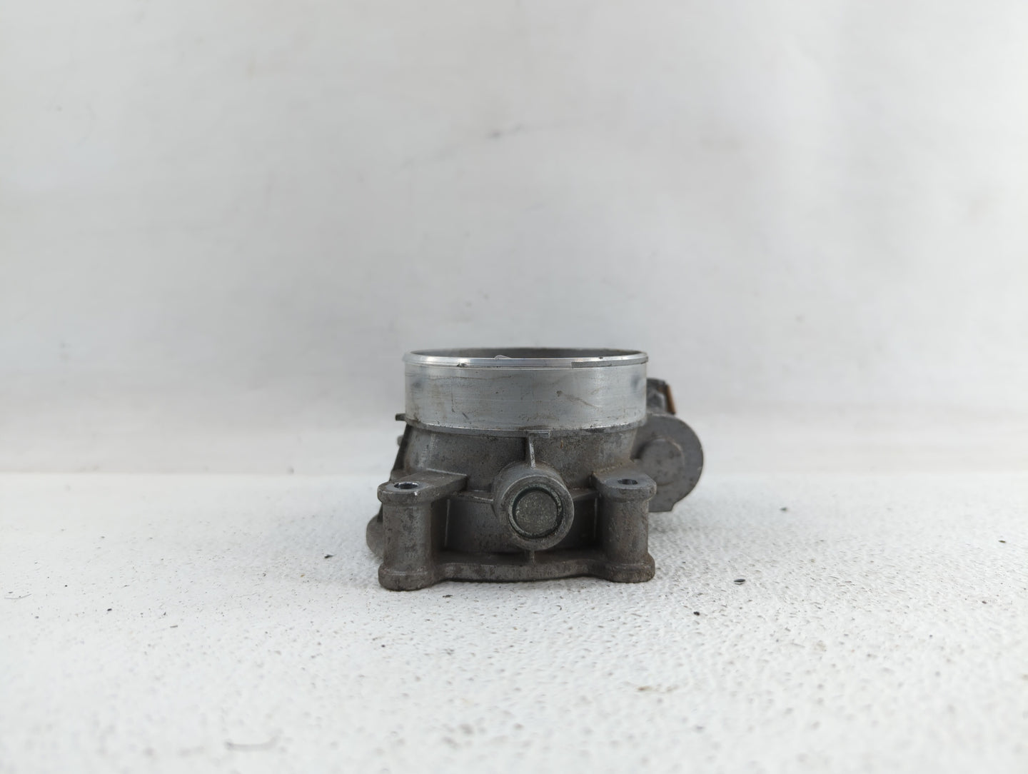2017 Chevrolet Suburban 1500 Throttle Body P/N:12678224 12617792 Fits Fits 2014 2015 2016 2018 2019 OEM Used Auto Parts - Oe
