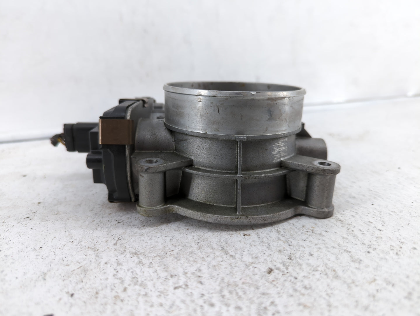 2017 Chevrolet Suburban 1500 Throttle Body P/N:12678224 12617792 Fits Fits 2014 2015 2016 2018 2019 OEM Used Auto Parts - Oe