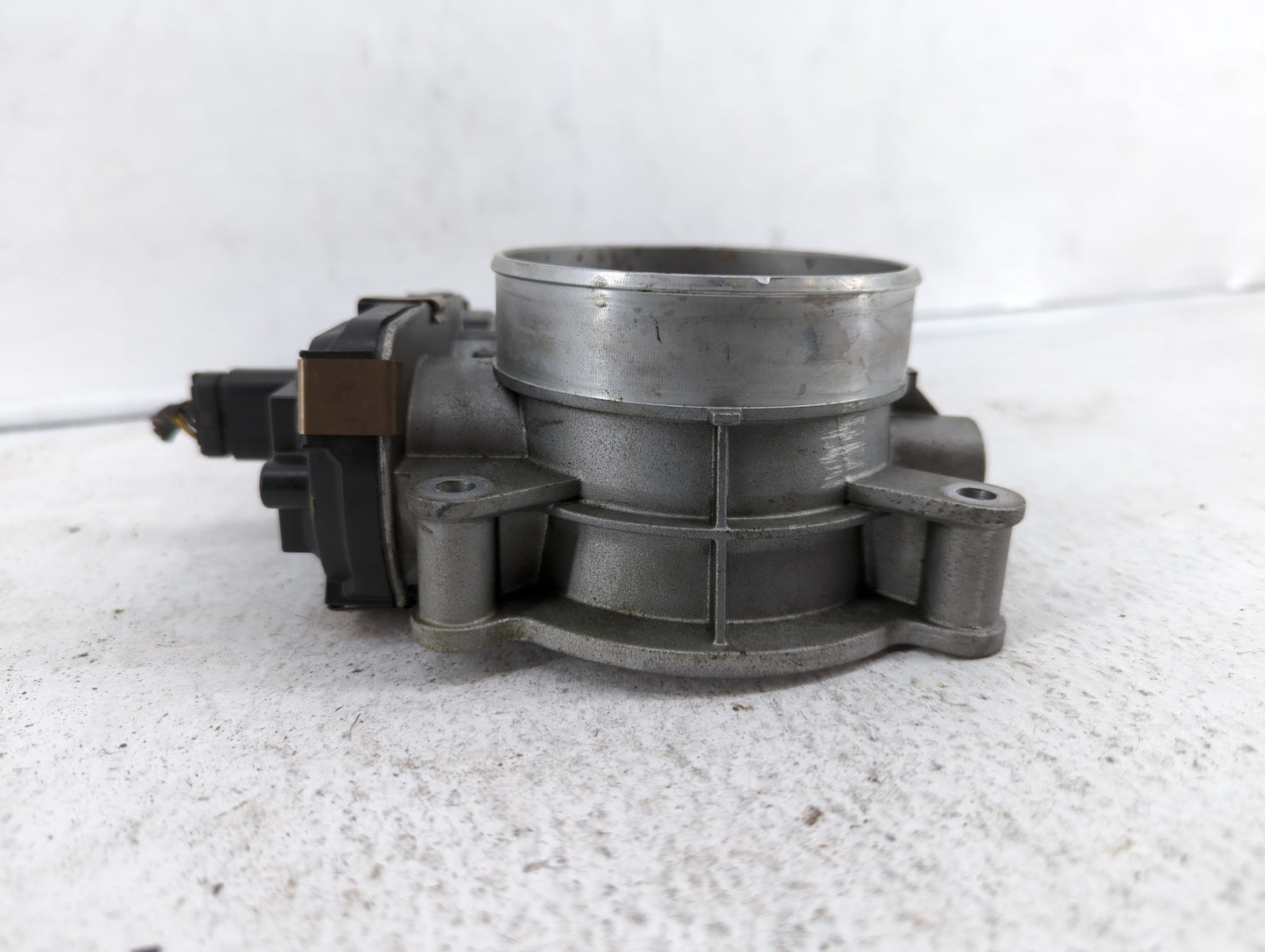 2017 Chevrolet Suburban 1500 Throttle Body P/N:12678224 12617792 Fits Fits 2014 2015 2016 2018 2019 OEM Used Auto Parts - Oe