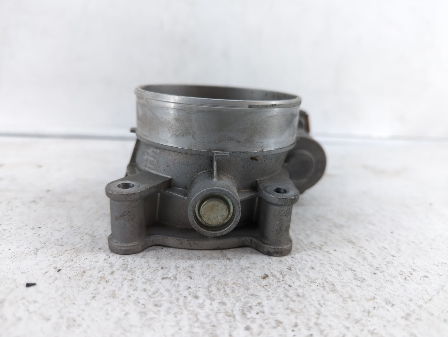 2017 Chevrolet Suburban 1500 Throttle Body P/N:12678224 12617792 Fits Fits 2014 2015 2016 2018 2019 OEM Used Auto Parts - Oe