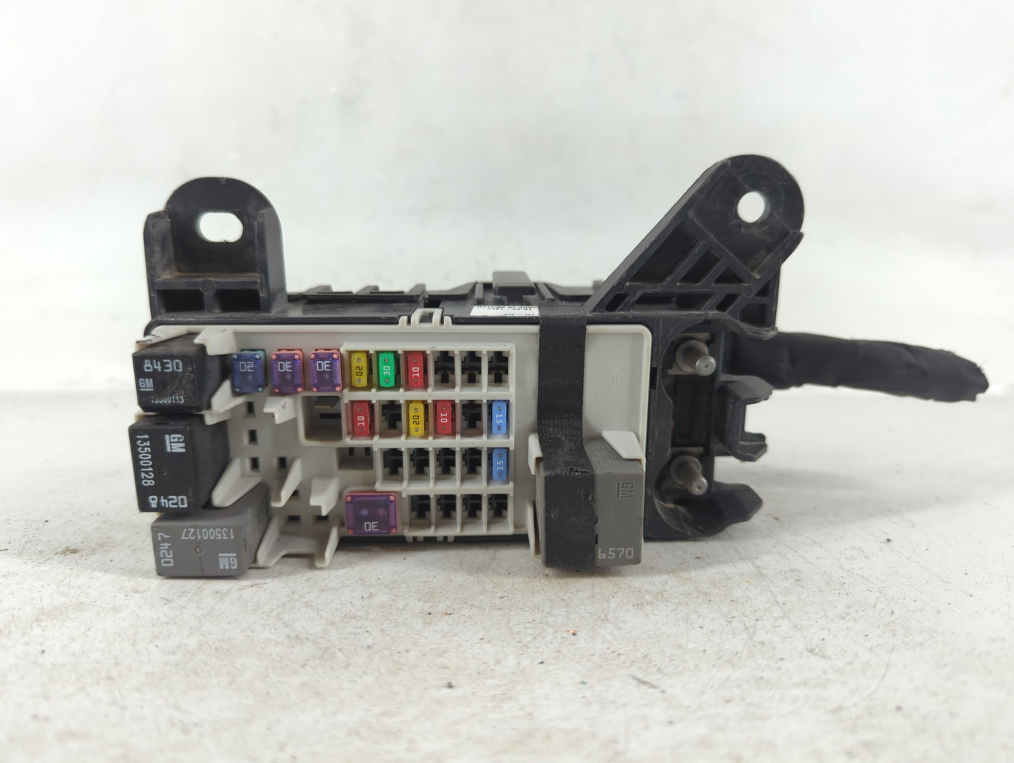 2017 Chevrolet Suburban 1500 Fusebox Fuse Box Panel Relay Module P/N:470-02 Fits Fits 2015 2016 2018 2019 2020 OEM Used Auto