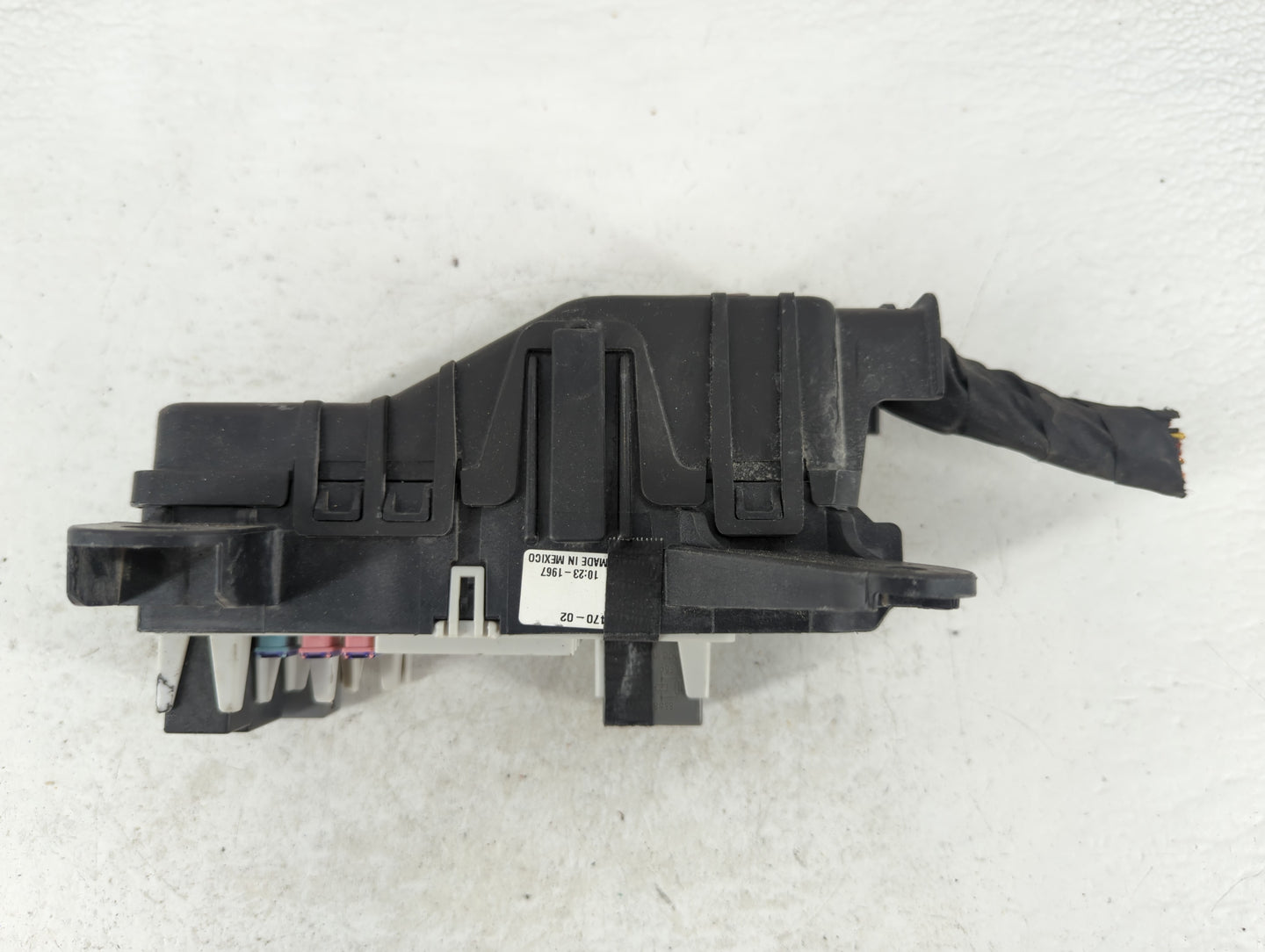 2017 Chevrolet Suburban 1500 Fusebox Fuse Box Panel Relay Module P/N:470-02 Fits Fits 2015 2016 2018 2019 2020 OEM Used Auto