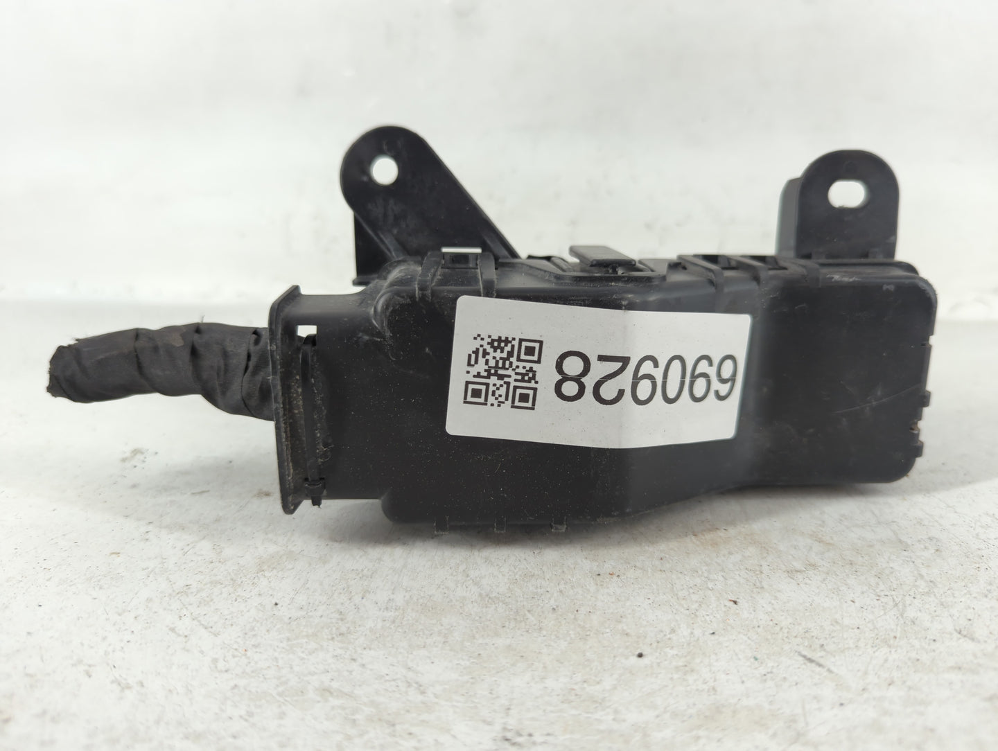 2017 Chevrolet Suburban 1500 Fusebox Fuse Box Panel Relay Module P/N:470-02 Fits Fits 2015 2016 2018 2019 2020 OEM Used Auto