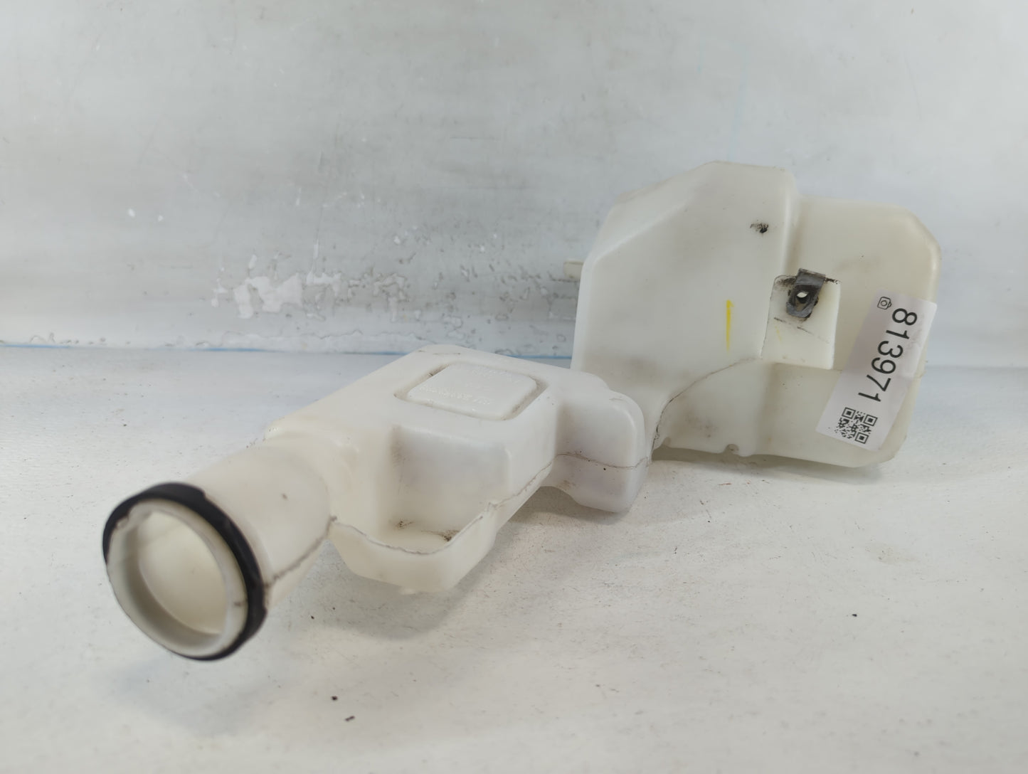Chevrolet Suburban 1500 Windshield Washer Fluid Reservoir Bottle Oem - Oemusedautoparts1.com
