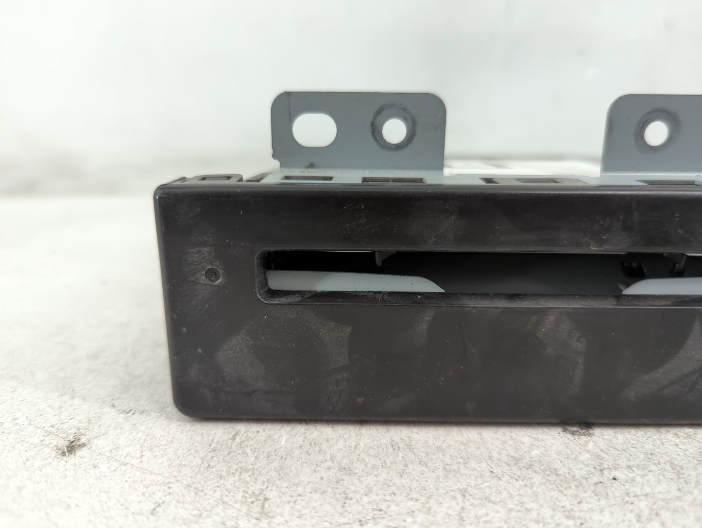 2017-2020 Chevrolet Tahoe Radio AM FM Cd Player Receiver Replacement P/N:84016434 Fits Fits 2017 2018 2019 2020 OEM Used Aut